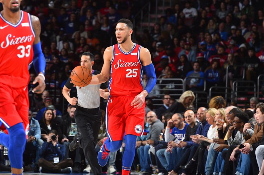 Ben Simmons logró triple-doble con 18 puntos, 12 rebotes y 10 asistencias.