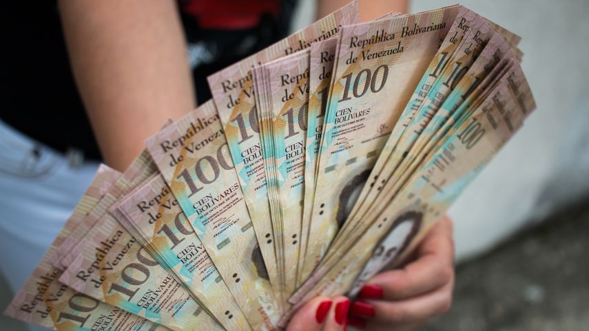 El billete de 100 bolívares fuertes, es el de mayor denominación en Venezuela&nbsp;