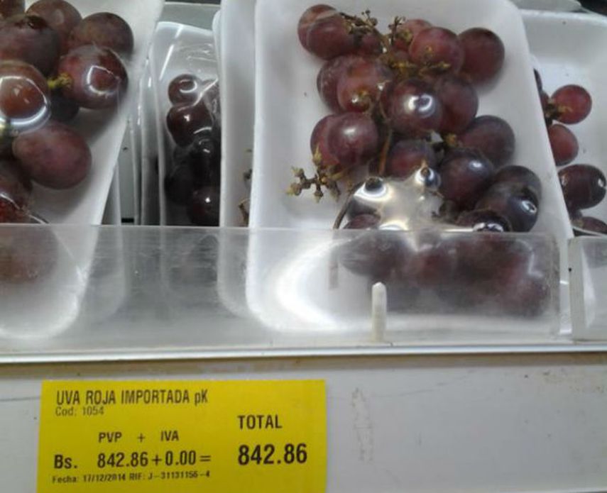 Algunos venezolanos van a tener que contentarse con mamoncillos o mandarinas a las 12 de la noche, en vez de las tradicionales uvas. (Twitter)