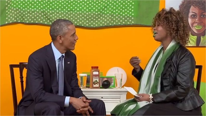 El presidente Barack Obama y la estrella de Youtube GloZell Green. (CAPTURA DE VIDEO) 