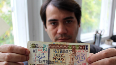 El artista cubano y activista político Hamlet Lavastida. 