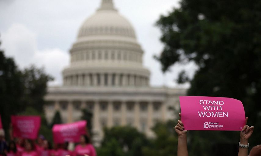 Planned Parenthood recibe 500 millones de dólares anuales del Gobierno, pero no puede gastar nada de ese monto en interrupciones del embarazo.