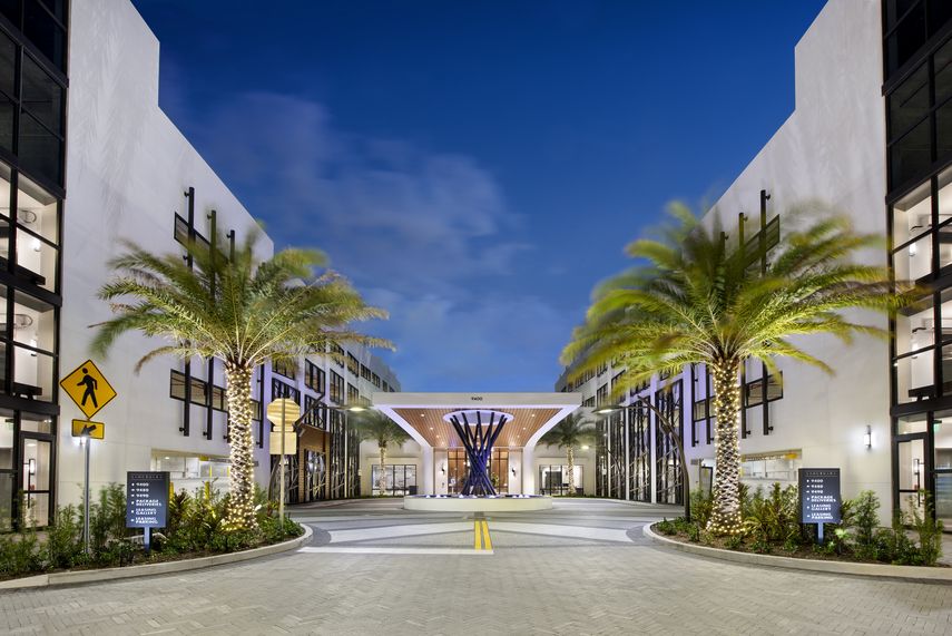 Entrada al complejo de apartamentos Sanctuary Doral.