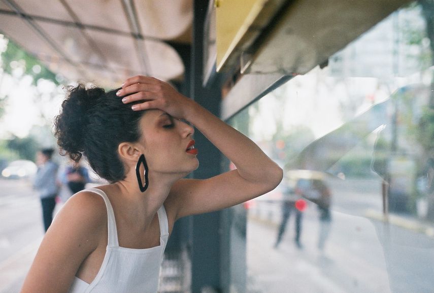 La serie 1 de esos d&iacute;as fue dirigida, coescrita y editada por Andy Gorostiaga, actor, editor y productor de Buenos Aires Argentina, y la protagoniza Ail&iacute;n Salas.&nbsp;