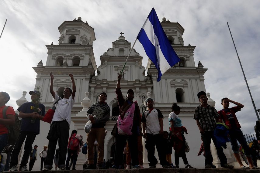 Trump amenaza a Honduras para que frene una caravana de migrantes