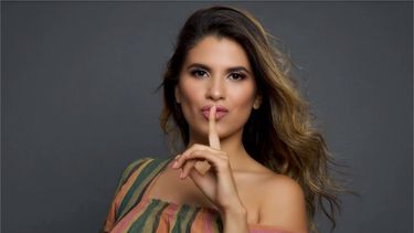 La cantante se refiere a la búsqueda de identidad musical, que según lo expuesto ya encontró, pues abraza y fusiona diferentes géneros importantes en su vida, tales como: el Pop-Rock y el Jazz.