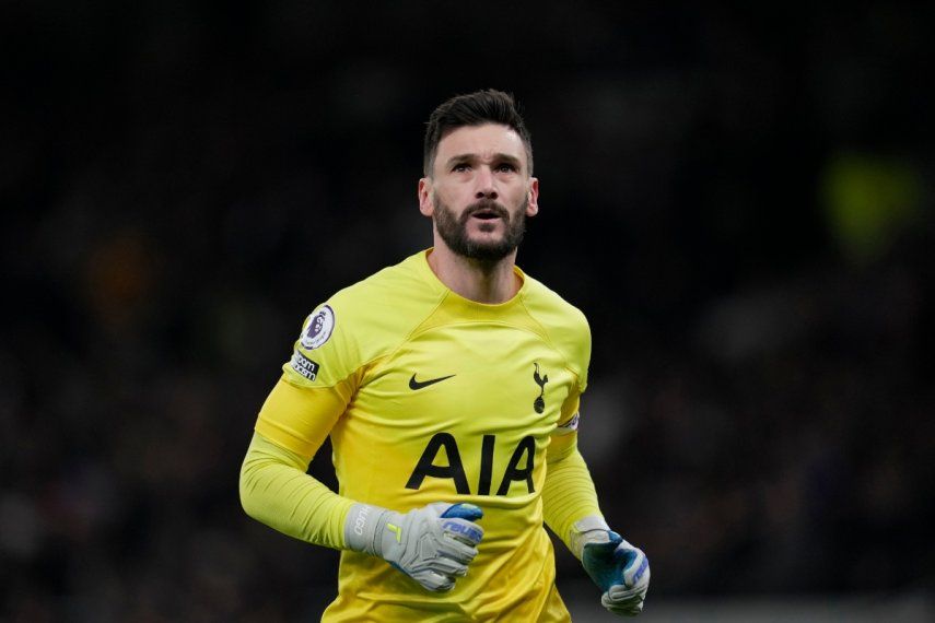 Foto del 5 de febrero del 2023, el portero del Tottenham Hugo Lloris observa una jugada en el encuentro de la Liga Premier ante el Manchester City. El sábado 30 de diciembre del 2023, Lloris firma con Los Ángeles FC por un año.&nbsp;