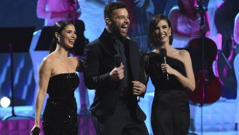 Roselyn Sánchez, Ricky Martin y Paz Vega conducen la 20ma entrega de los Latin Grammy el 14 de noviembre de 2019 en Las Vegas.