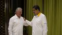 El dictador venezolano (derecha) Nicolás Maduro y el designado gobernante de Cuba Miguel Díaz-Canel.