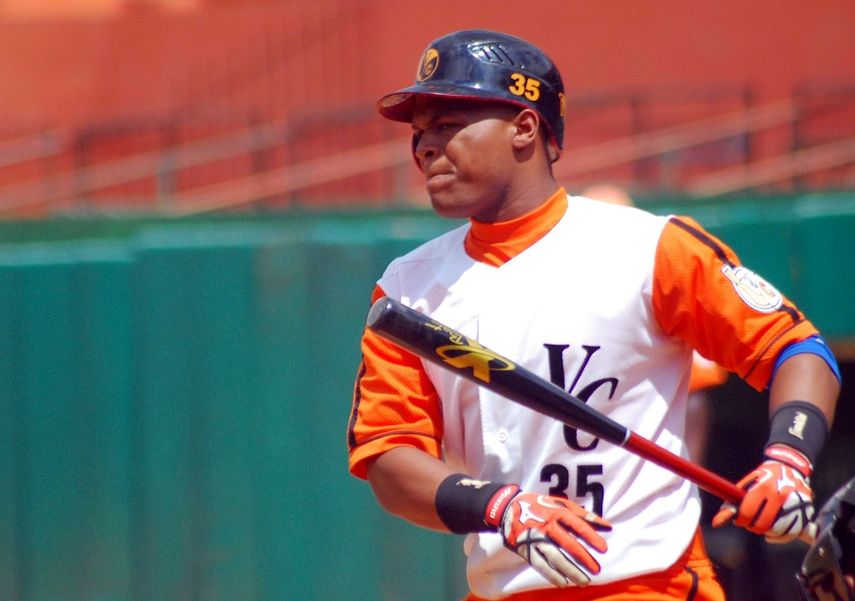 El jardinero izquierdo tiene 25 años