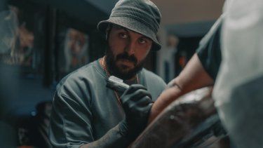 El artista del tatuaje Elias Drikha.&nbsp;