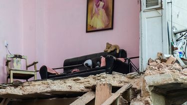 Vista de una casa dañada por la gran explosión que destruyó el vecino Hotel Saratoga en La Habana, el 7 de mayo de 2022. &nbsp; &nbsp;