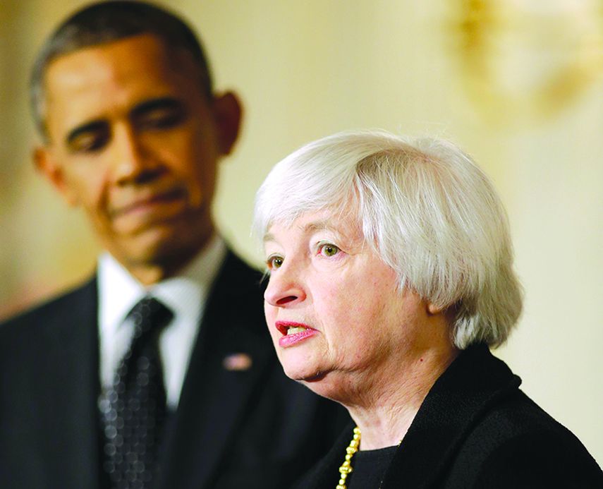 El presidente Barack Obama escucha a Janet Yellen, que ha sido seleccionada para dirigir la Reserva Federal.