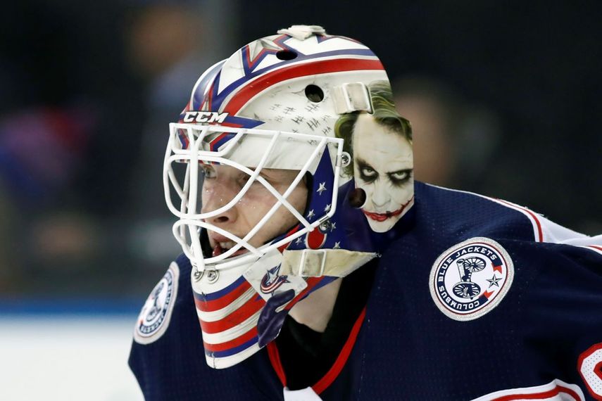 En esta foto de archivo del 19 de junio de 2020, aparece el arquero letón Matiss Kivlenieks, de los Blue Jackets de Columbus.