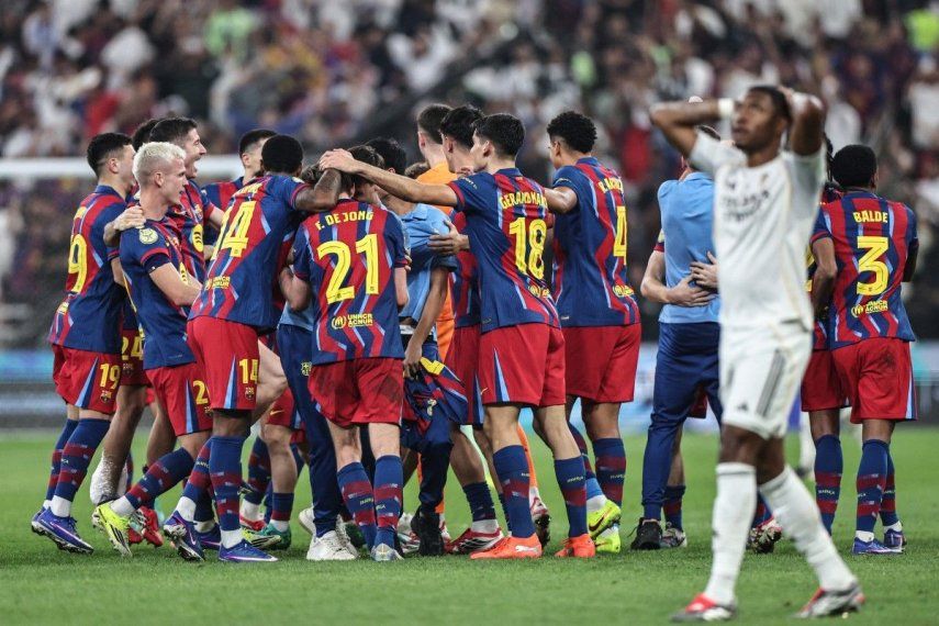 Los jugadores del Barcelona celebran tras ganar la final de la Supercopa de España entre el FC Barcelona y el Real Madrid en el Estadio Rey Abdullah en Yeddah el 11 de enero de 2026.&nbsp;