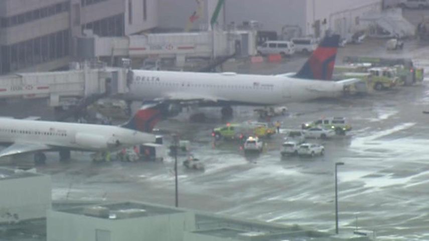 Los rescatistas acudieron a la llamada de emergencia y transportaron a las personas a un hospital cercano.
