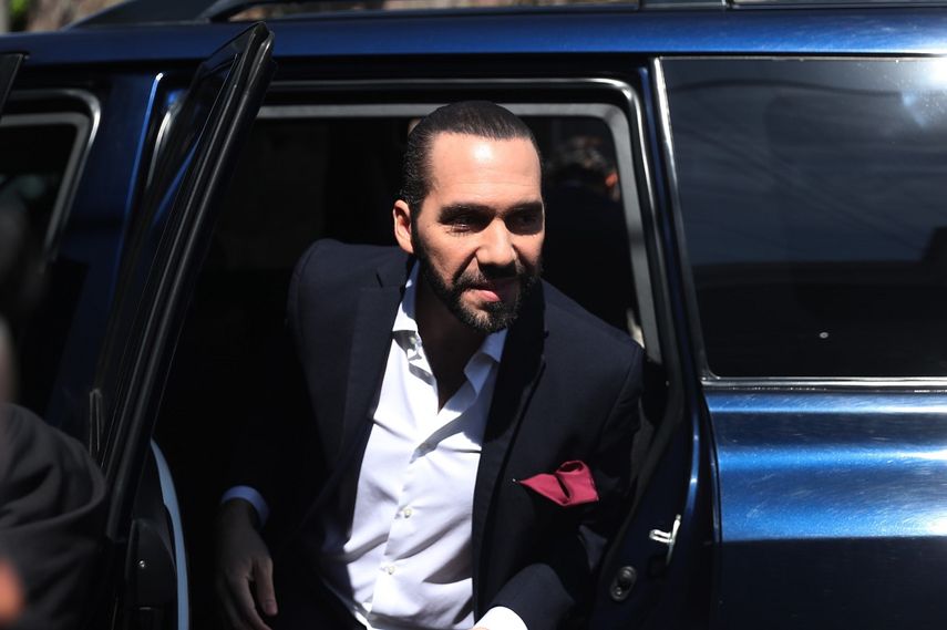 El presidente electo de El Salvador, Nayib Bukele, a su llegada al juzgado que lo declaró absuelto en un caso por violencia machista.