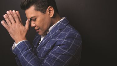 Víctor Florencio, conocido como El Niño Prodigio. El astrólogo comparte su ritual para atraer el dinero.