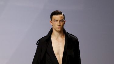 Modelos presentan creaciones de Hugo Boss en un desfile de una edición anterior.
