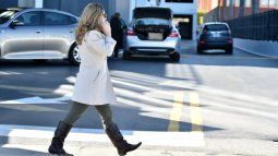 Los abrigos, las botas, las bufandas y hasta los guantes resaltan por estos días en el vestuario de los residentes de Miami. Los abrigos, las botas, las bufandas y hasta los guantes resaltan por estos días en el vestuario de los residentes de Miami.