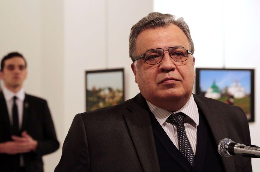 Burhan Ozbilici, USA. Ganador del primer lugar por la serie&nbsp;An Assassination in Turkey.
