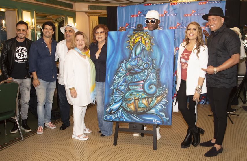 Varios artistas que participaron en la conferencia de prensa sobre Cuba Nostalgia.