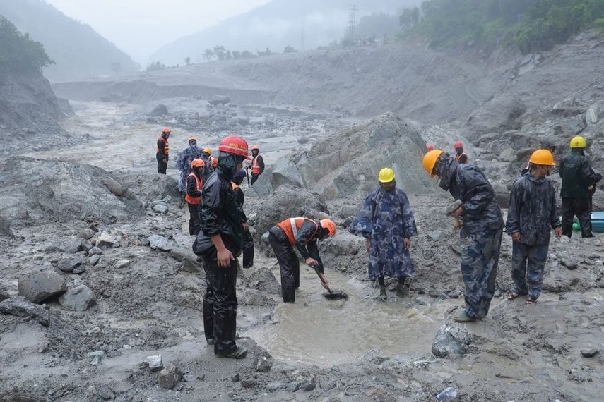 Equipos de rescate tras la riada en Nepal. &nbsp; &nbsp;
