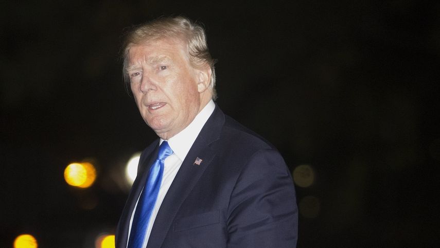 El presidente Donald J.&nbsp;Trump es visto en las inmediaciones de la Casa Blanca, en Washington.&nbsp;