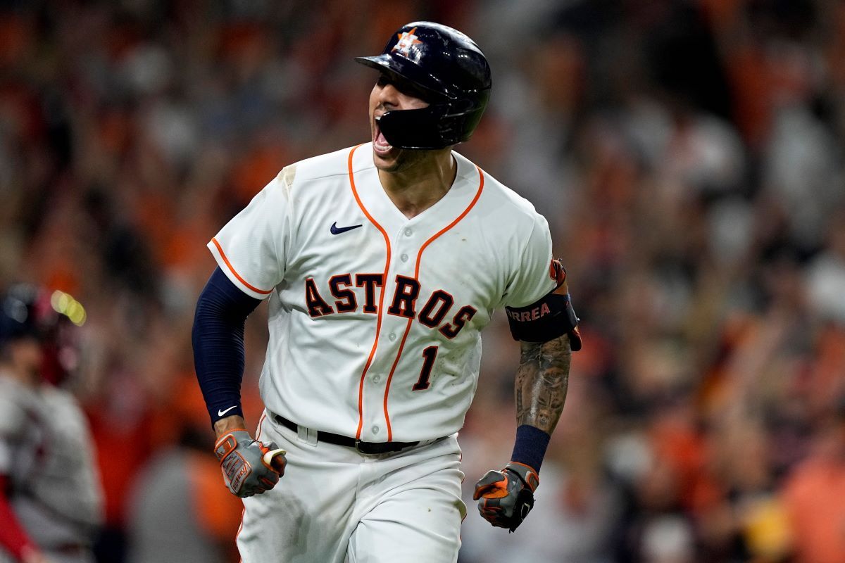 El puertorriqueño Carlos Correa festeja tras batear un jonrón en el primer juego de la Serie de Campeonato de la Liga Americana, el viernes 15 de octubre de 2021, ante los Medias Rojas de Boston El puertorriqueño Carlos Correa festeja tras batear un jonrón en el primer juego de la Serie de Campeonato de la Liga Americana, el viernes 15 de octubre de 2021, ante los Medias Rojas de Boston
