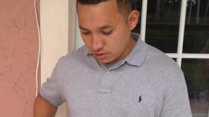 Humberto Gutiérrez es el hijo de la víctima de este asalto a mano armada en Kendall y le recomendó a su padre que evitara trabajar en horas de la madrugada por la peligrosidad en las calles. (José Pernalete)