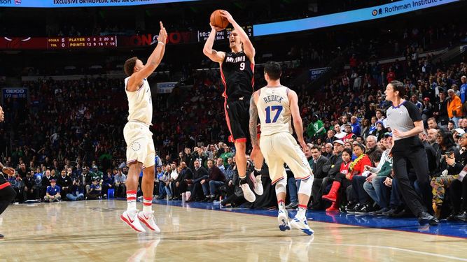 El canadiense Kelly Ollynyk, que logró 19 puntos y seis rebotes, fue el más destacado por el Heat.