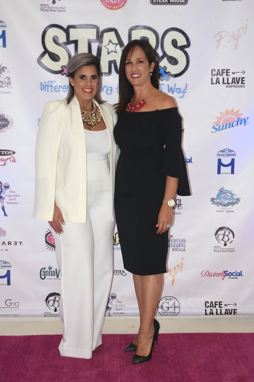 Eglee Nuñez, directora de la escuela, y Elizabeth Mederos, propietaria de S.T.A.R.S. Autism School.
