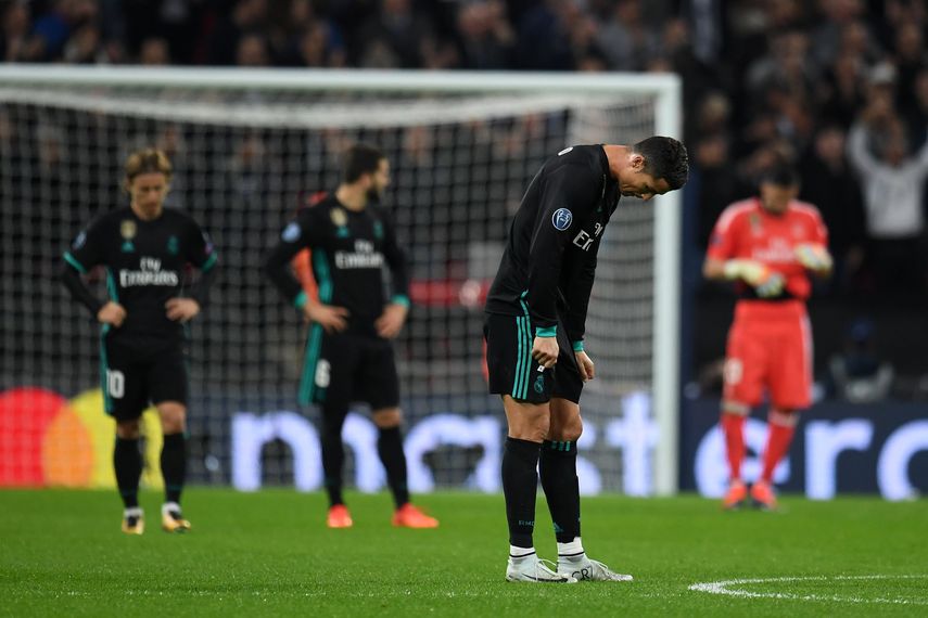 Cristiano Ronaldo reacciona luego de un gol del Tottenham.