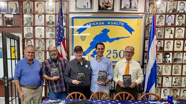 Presentan novela histórica sobre Bahía de Cochinos