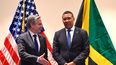 El secretario de Estado de EEUU Antony Blinken habla con el primer ministro jamaicano Andrew Holness en el Hotel Pegasus durante una reunión de la Comunidad del Caribe (CARICOM) sobre la situación en Haití, el lunes 11 de marzo de 2024, en Kingston, Jamaica.