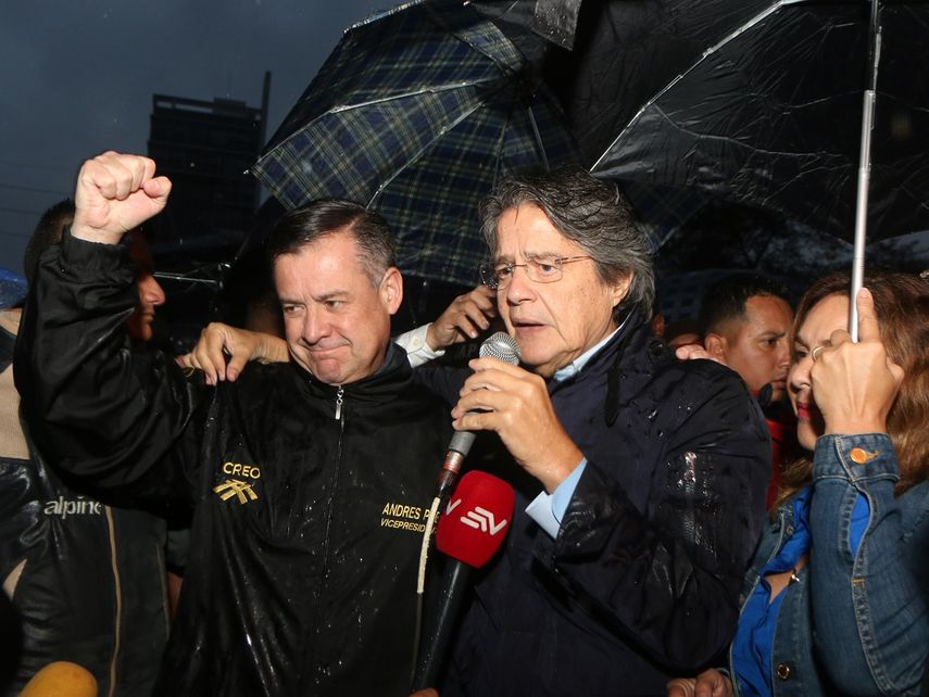 Lasso reiteró que no será cómplice de un fraude y denunció que se ha robado a los ciudadanos su derecho a elegir, que es lo más esencial en una democracia.