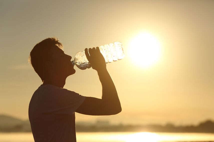 Durante las épocas de más calor, es importante mantenerse hidratado.&nbsp;