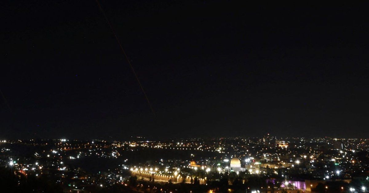 Ejército alerta que decenas de misiles iraníes se dirigen a Israel; ordena a la población refugiarse