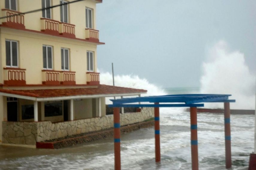 Malecón de Baracoa durante el acercamiento del huracán Irma a Guantánamo.&nbsp;