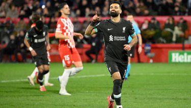 El atacante Mohamed Salah, del Liverpool, celebra luego de anotar el único gol del partido entre su club y el Girona, el 10 de diciembre de 2024.