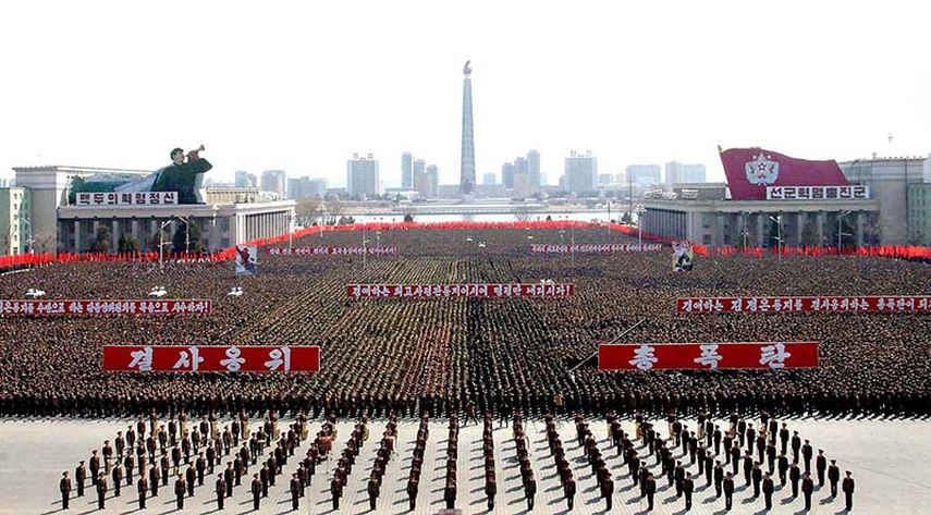  Corea del Norte cada vez que tiene una ocasión hace gala de su poderío bélico, que nadie conoce realmente (ARCHIVO/EFE)