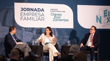 Arturo Elías Ayub, director general de Fundación Telmex y Núria Vilanova, presidenta de CEAPI