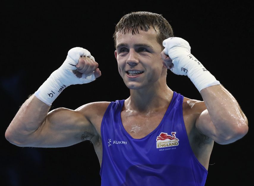 En imagen de archivo del s&aacute;bado 14 de abril de 2018, el ingl&eacute;s Peter McGrail festeja tras su victoria ante el norirland&eacute;s Kurt Walker en la pelea por la medalla de oro en la categor&iacute;a de los 56 kilos en los Juegos de la Buena Voluntad 2018, en Gold Coast, Australia.&nbsp;
