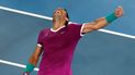 Rafael Nadal celebra tras vencer a Matteo Berrettini en las semifinales del Abierto de Australia, el viernes 28 de enero 2022. 