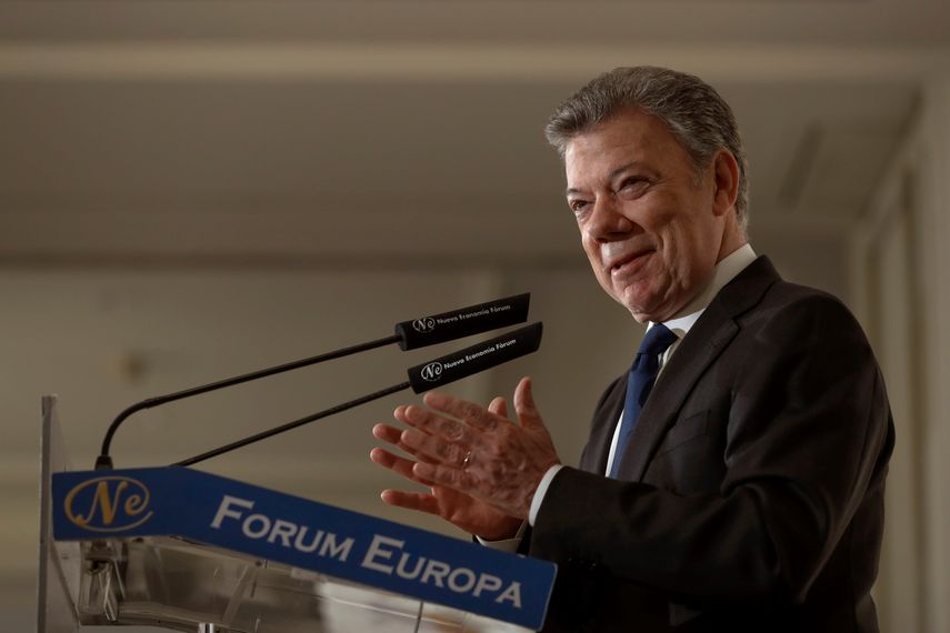 Según Santos, con el ELN estamos negociando un cese el fuego, ojalá permanente y cómo avanzar en la agenda ya acordada.