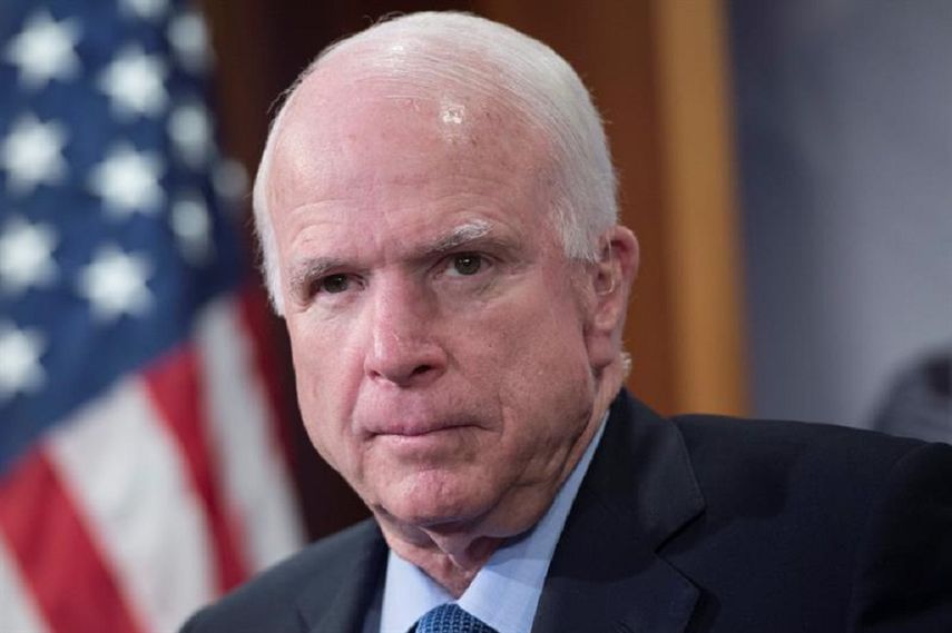 John McCain, senador por el estado de Arizona.