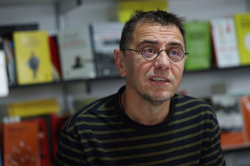 El cofundador de Podemos, Juan Carlos Monedero, durante la 82ª Feria del Libro de Madrid, en el Parque del Retiro, a 11 de junio de 2023, en Madrid (España).&nbsp; &nbsp;