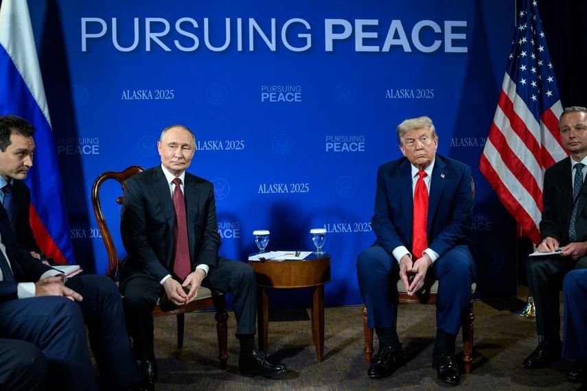 El presidente de Estados Unidos, Donald Trump, y el presidente ruso, Vladímir Putin, durante la cumbre en Alaska.&nbsp;