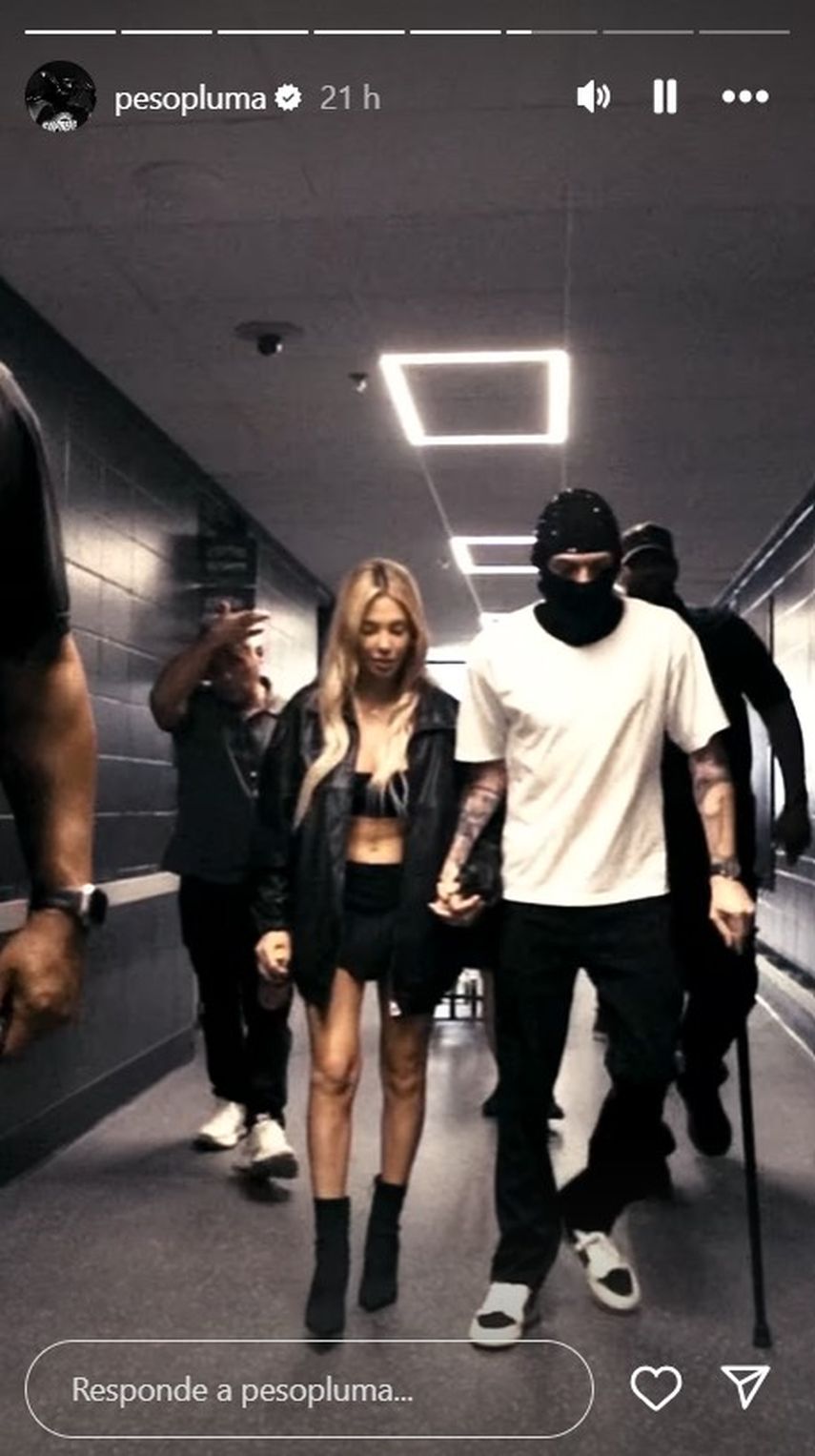 Peso Pluma oficializa noviazgo con modelo Hanna Howell