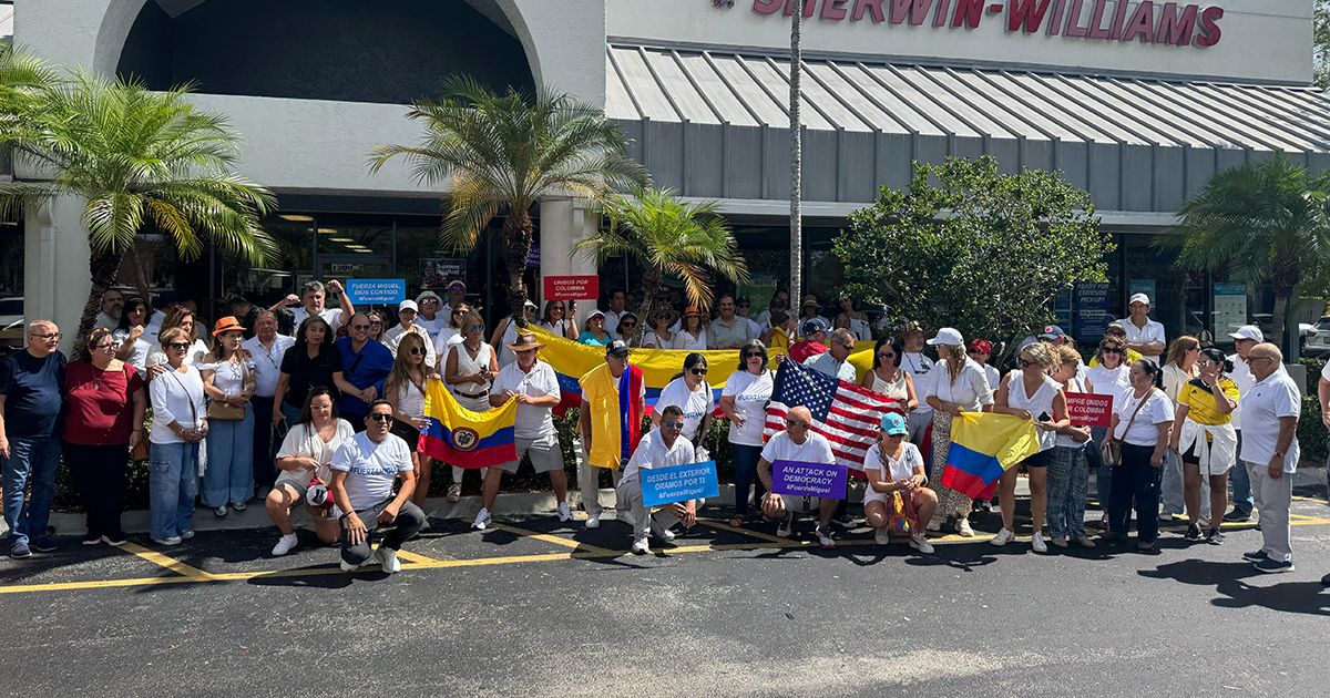 Colombianos en EEUU se unen en la ‘Marcha del Silencio’ por Miguel Uribe Turbay